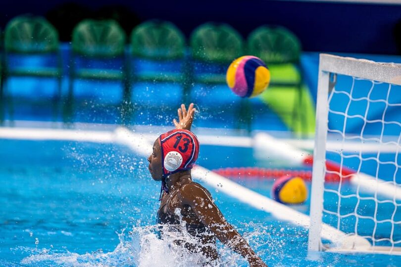 Amazing Swimming Pool Game