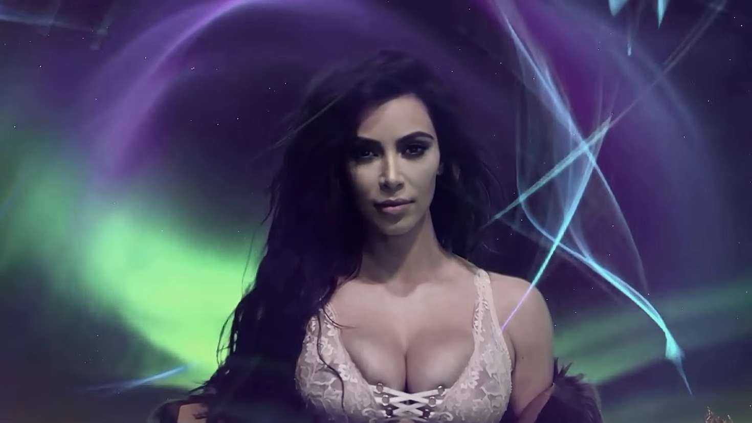 kim kardashian sexy hot bikini