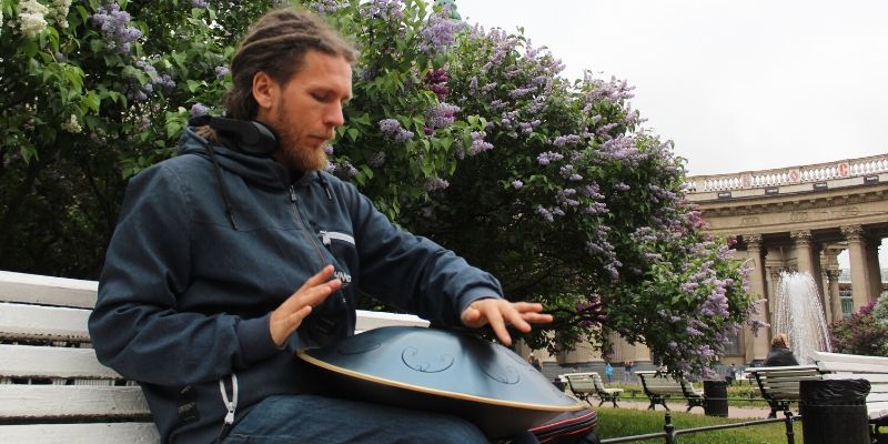 Busking With Rav Vast