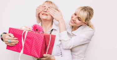 Meaningful Mother-Daughter Gifts