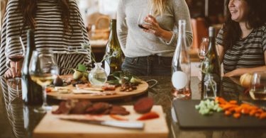 Make Your Guests Feel At Home With These Hospitality Tips