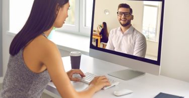 Zoom webinar vs meeting