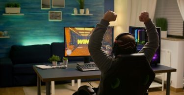Stay Safe Playing Online