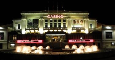 Land-Based Casinos Thrive