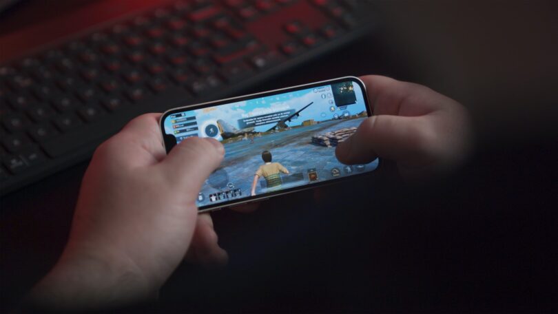 Online Gaming On A Smartphone