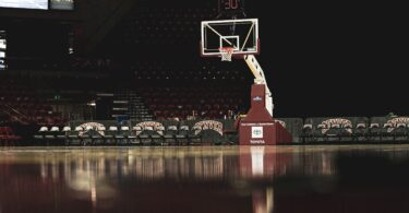 How to Watch Louisville vs. Kentucky Live Stream, TV, Time